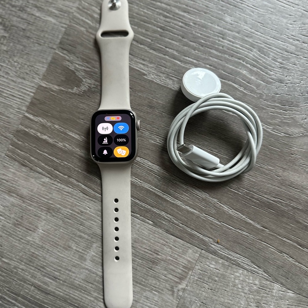 Apple Watch Series SE (2nd Generation) 44 MM GPS,WiFi,Cellular